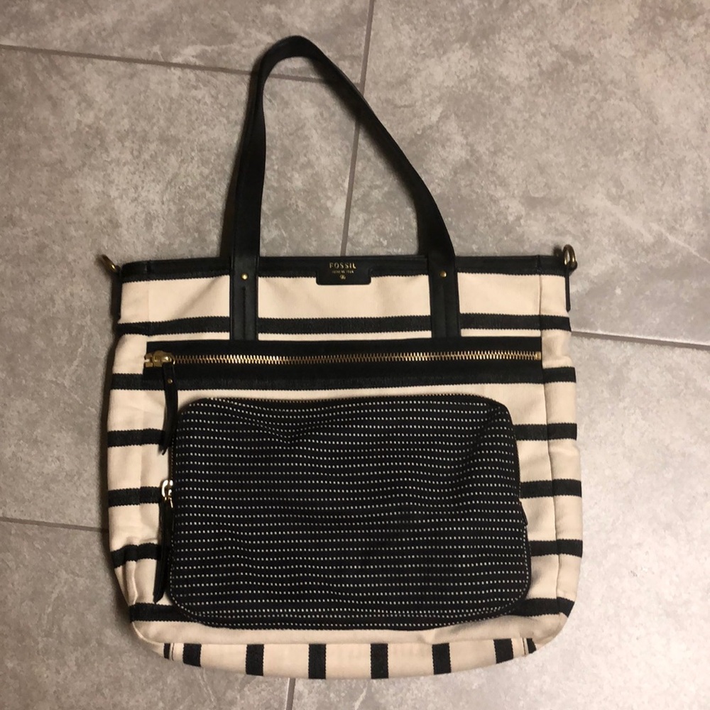 Fossil purse